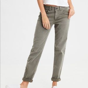 American Eagle Grey Tomgirl Jeans Size 2 Long